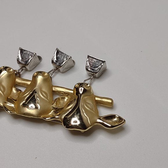 Vintage Gold Tone 3 Cows With Bells Brooch - Picture 7 of 13